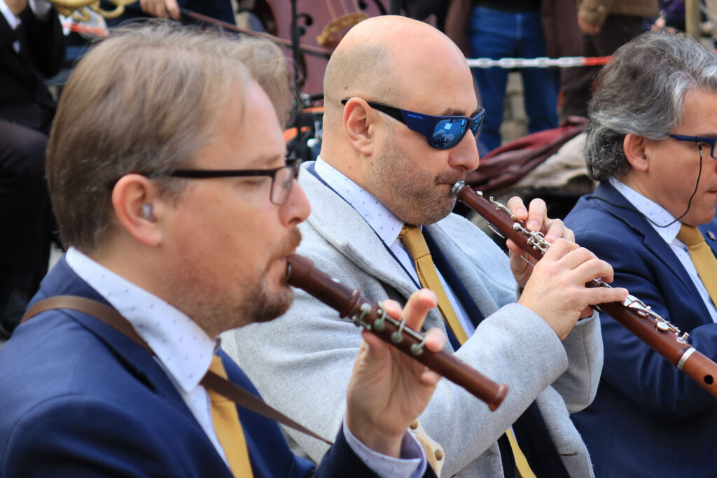 Canon PowerShot G7 X Mark III review - musicians in Barcelona