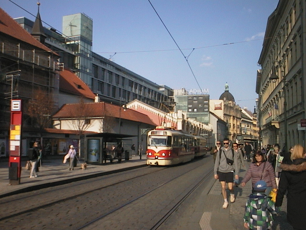 Canon PowerShot A5 - retro review - Prague - tram