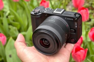 Canon R50 V Review – Full Test, Sample Photos & Video