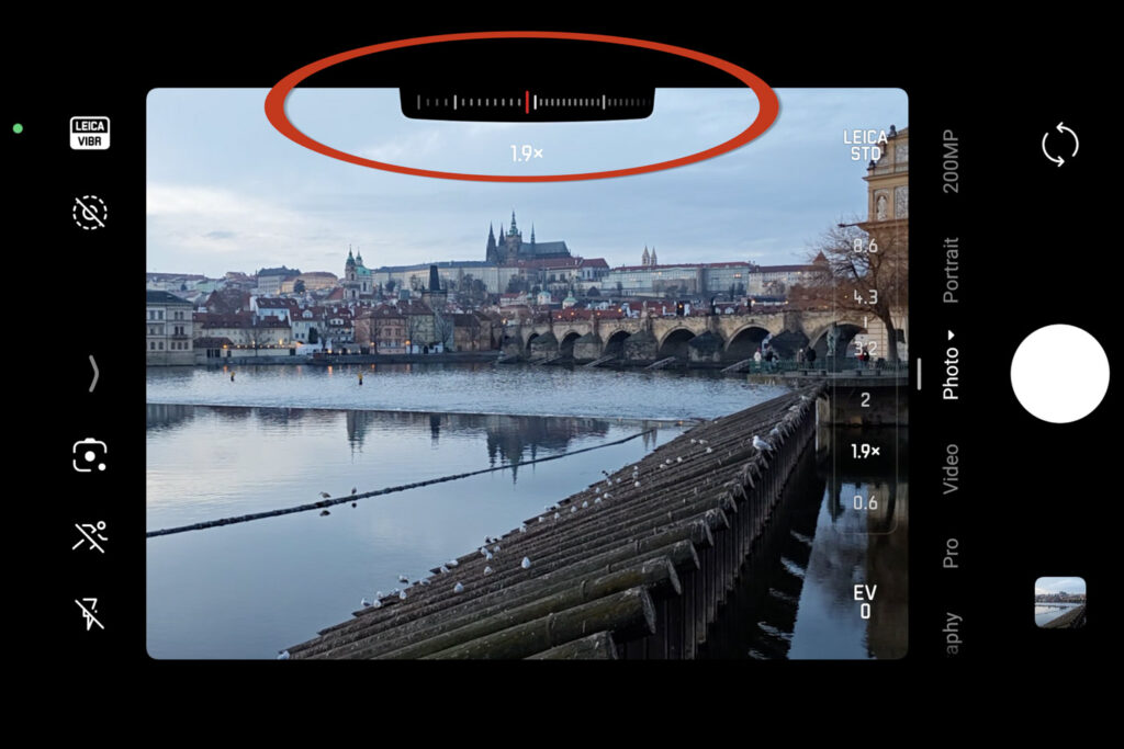 Leica Leitzphone review - zooming from inside