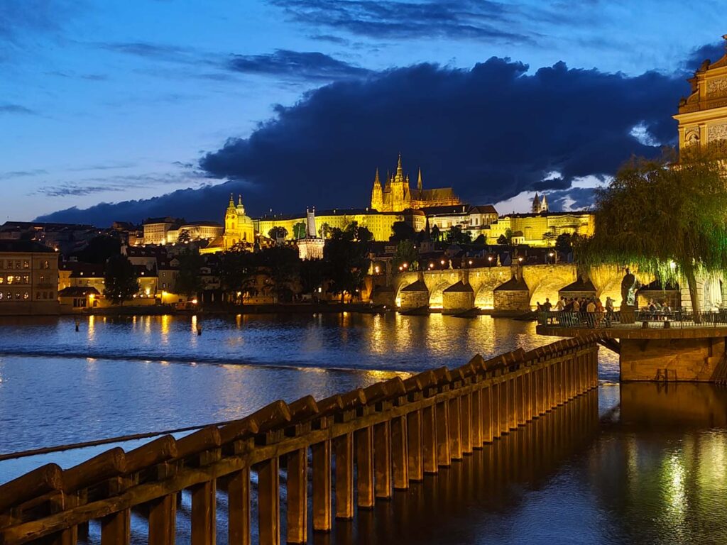 Nothing Phone (3a) Pro review and sample photos - Prague