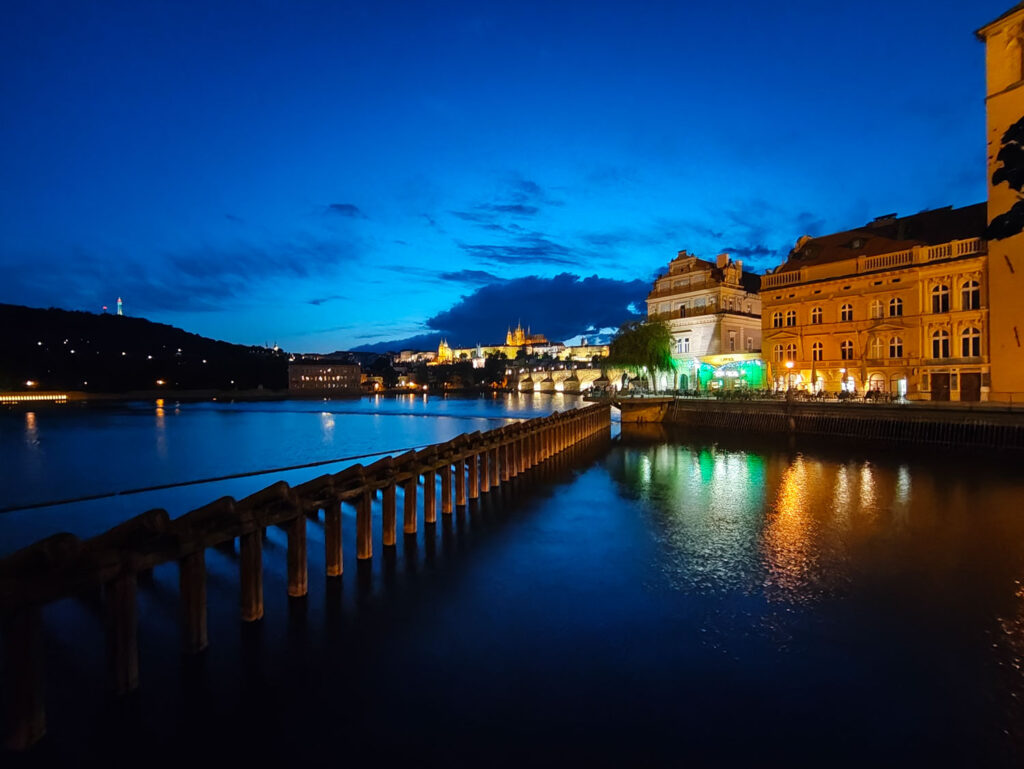 Nothing Phone (3a) Pro review and sample photos - Prague