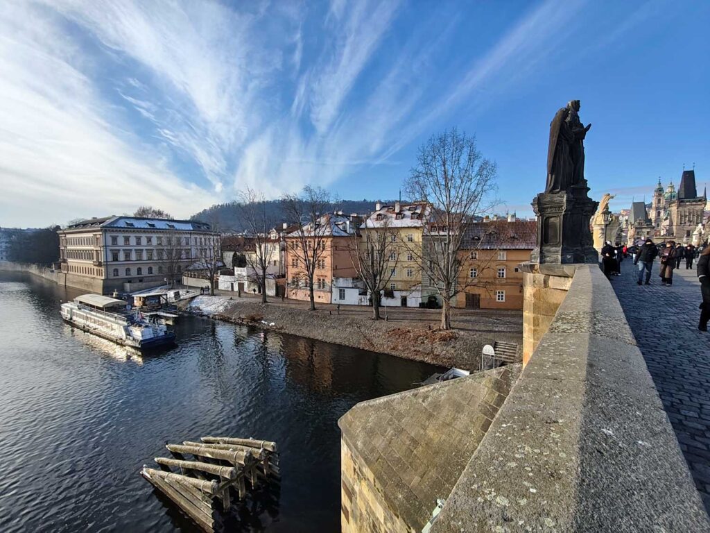 Xiaomi Redmi Note 15 Pro+ 5G review - Charles Bridge