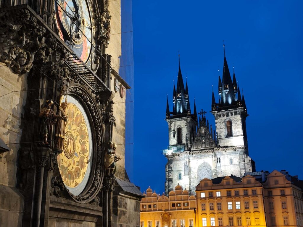 Xiaomi Redmi Note 15 Pro+ 5G - Prague at night