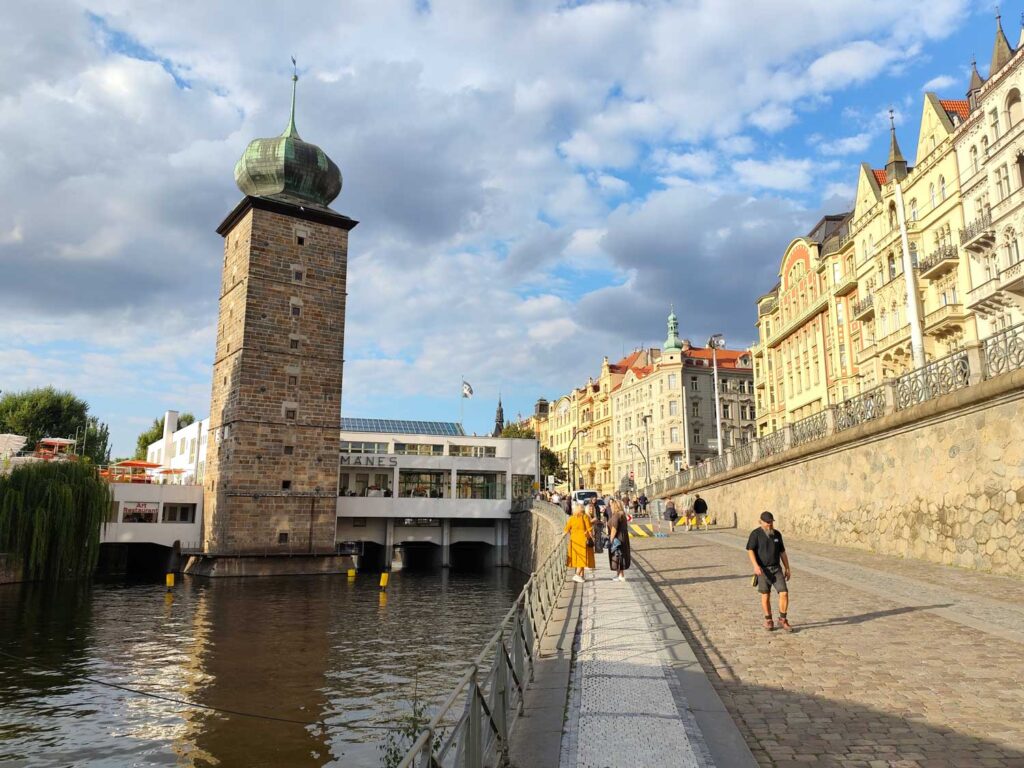 Xiaomi Redmi Note 17 Pro Max 5G review - Prague, old buildings