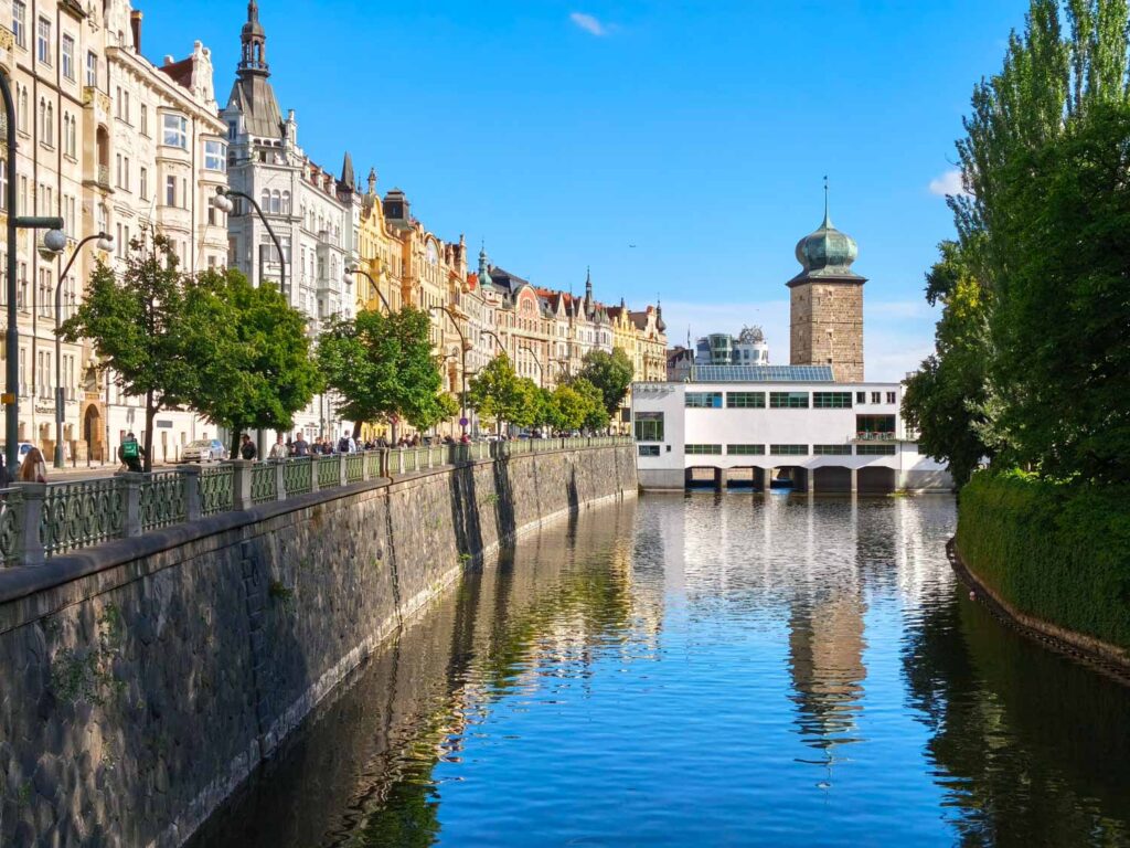 Xiaomi 17T review - Old Town in Prague