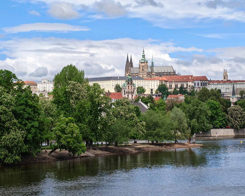 Honor 600 Pro review - Prague - Castle