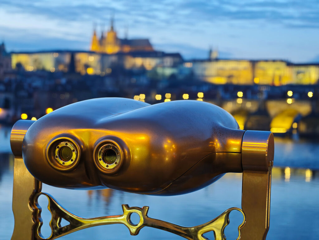 Xiaomi 17 Ultra review - Prague at night
