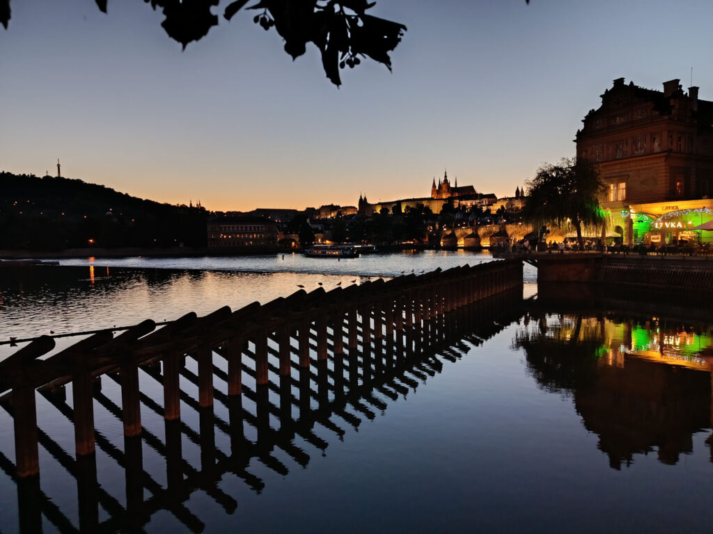 Xiaomi Redmi Note 14 review and test - Prague at night